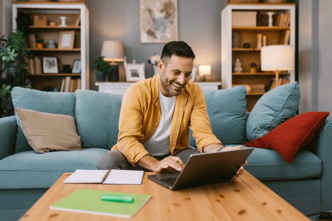 Travailler de chez soi : 15 idées de métiers adaptés au télétravail